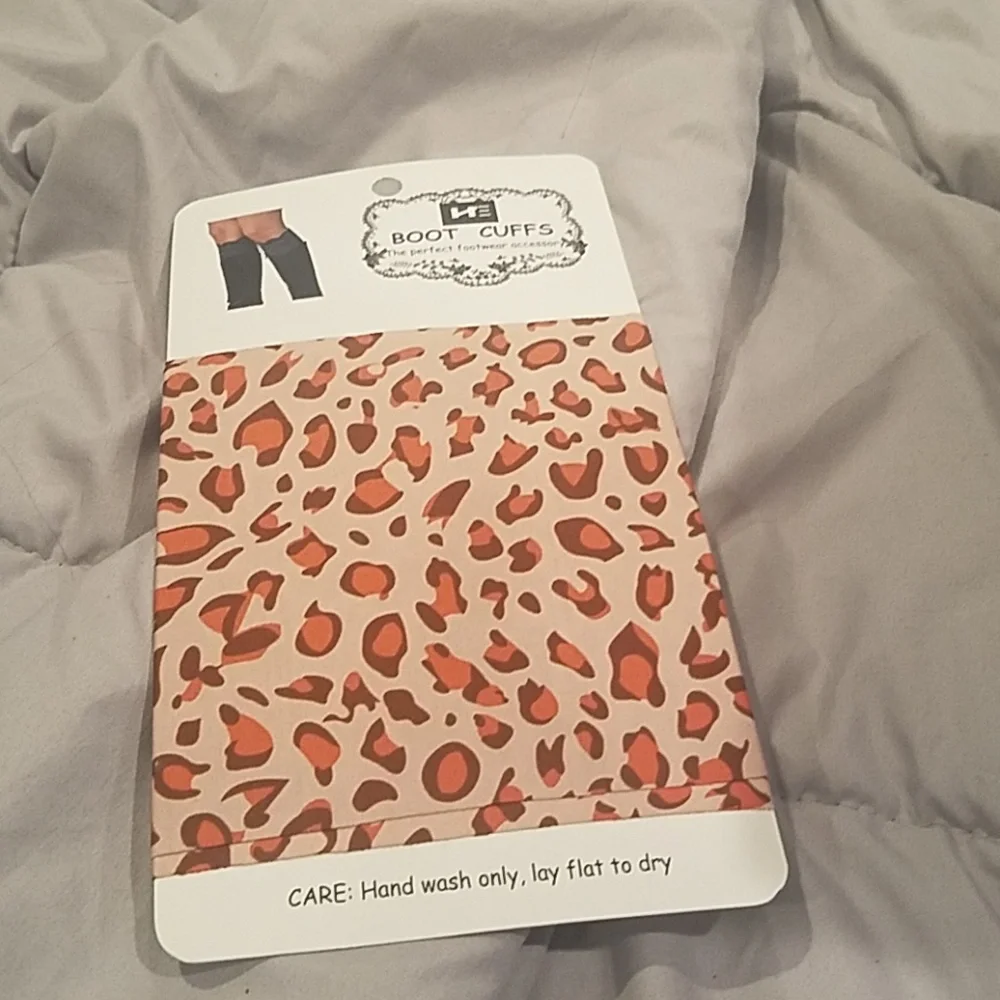 ♥️10/$13 New leopard stretchy boot toppers cuffs Nwot